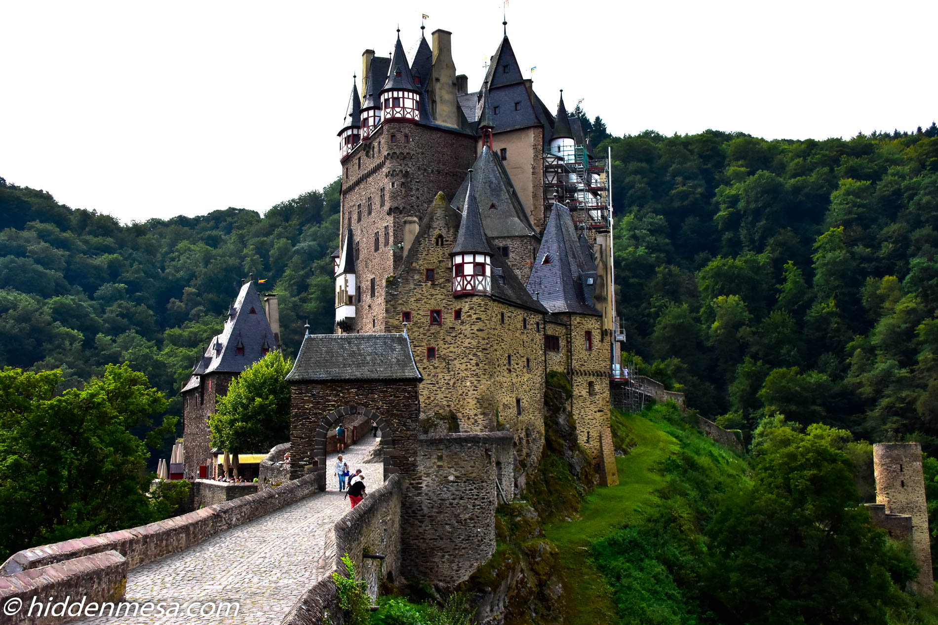 The Eltz Castle One Family S Home For 850 Years Hidden Mesa