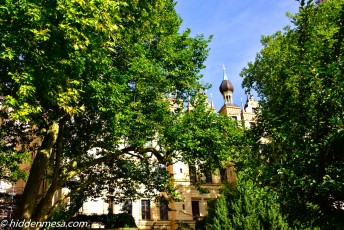 Side view of Schwerin Palace.
